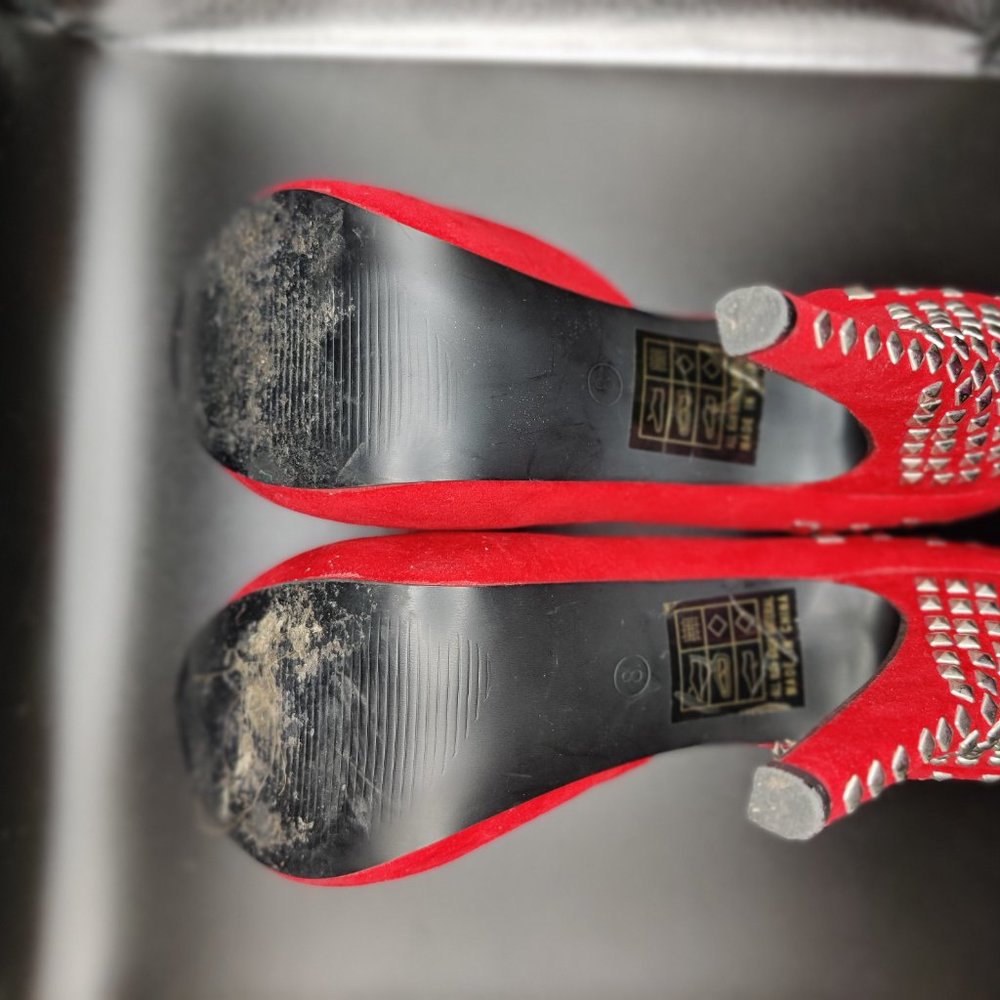 Red heels - Picture 5 of 10